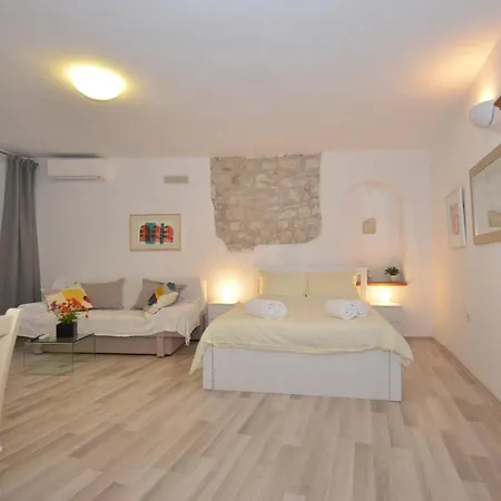 Apartment Mont 26 *